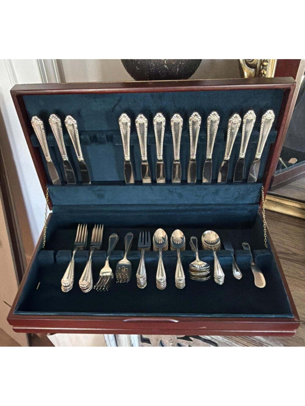 Reed & Barton Old London Silverplate 61 Pc Set with Chest Flatware